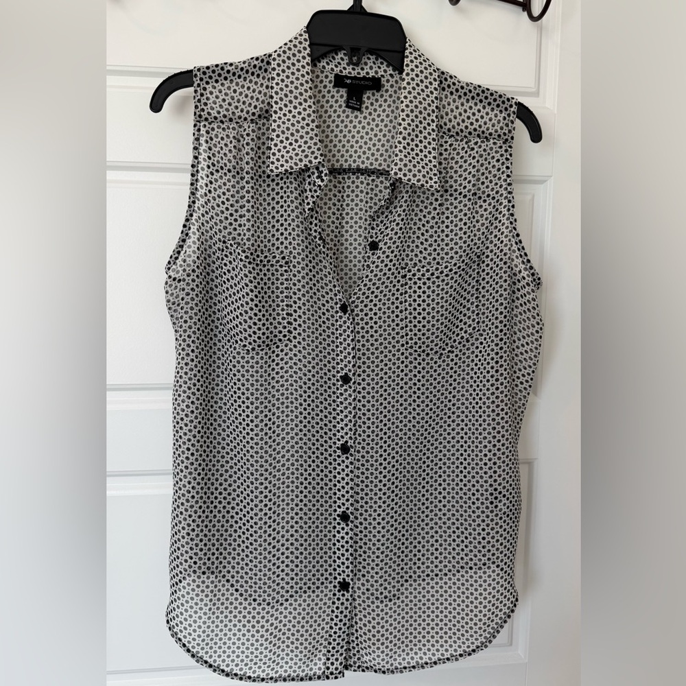 AB Studio Black and White Patterned Sleeveless Blouse
